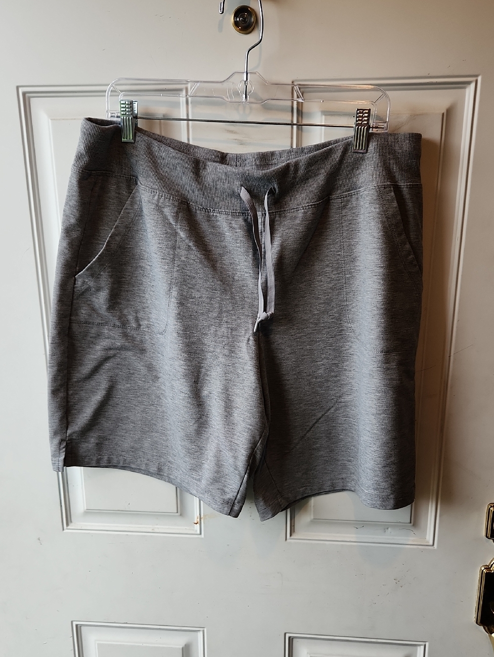 Athletic Works Light Gray Knit Shorts with Drawstring Size XL